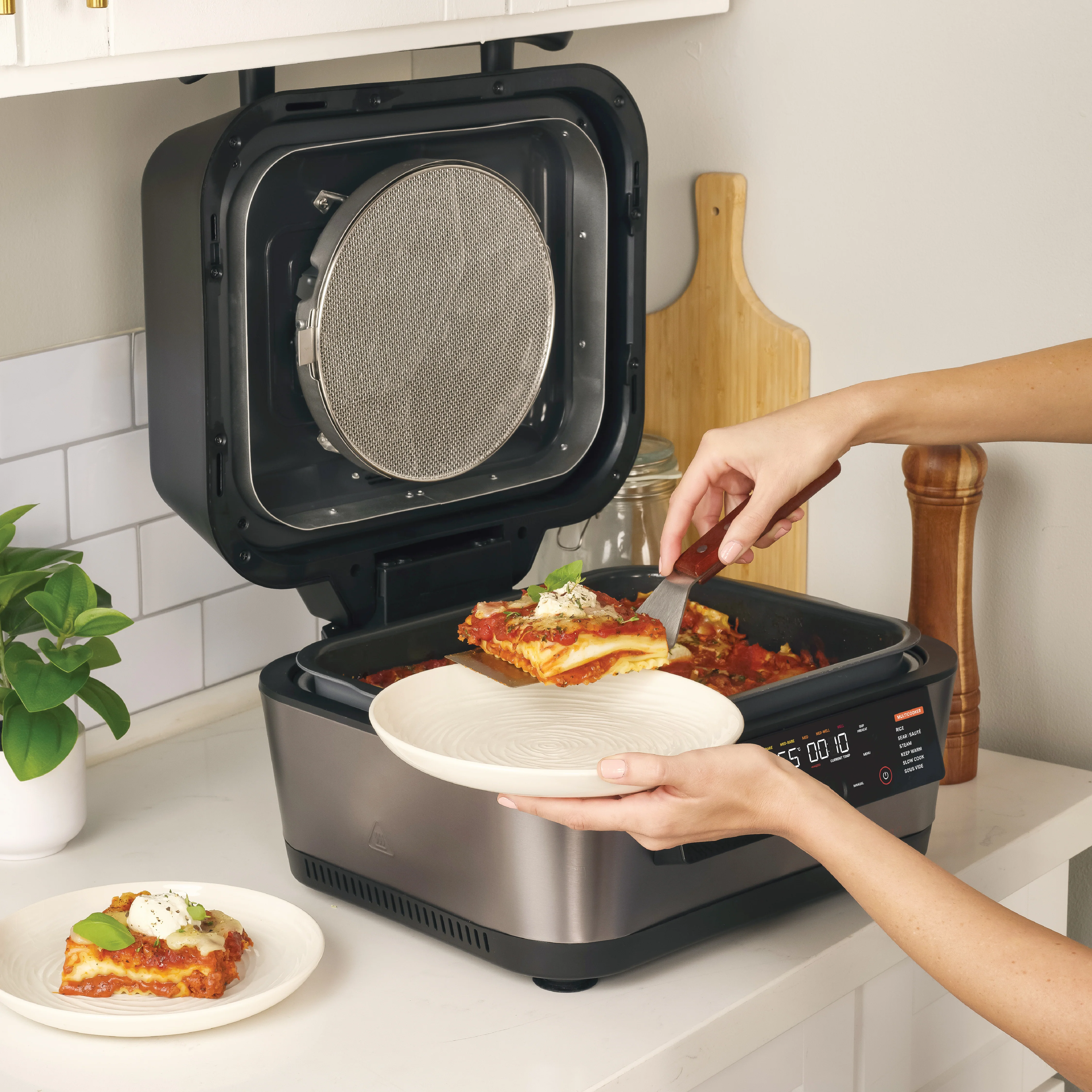 Revolution 12-in-1 Grill, Air Fryer & Multicooker - Image 8